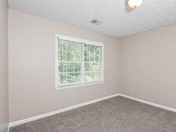 5th image of 1811 Twin Branch Dr