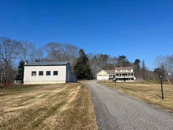 2nd image of 467 Bay Road
