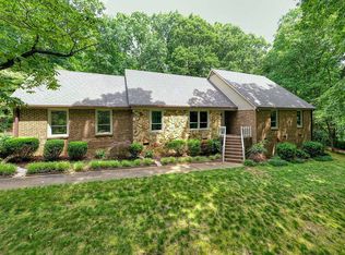 2226 Chestnut Ln, Matthews, NC 28104