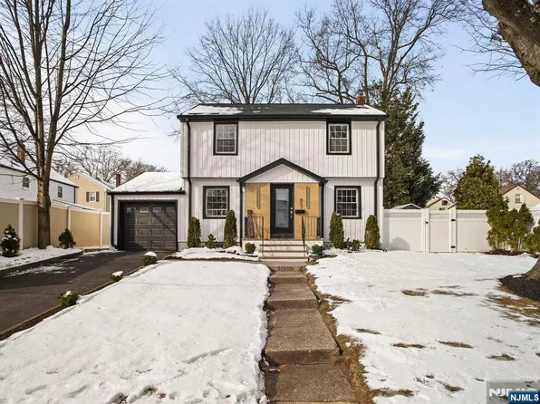 857 Collingwood Ave, Maywood, NJ 07607