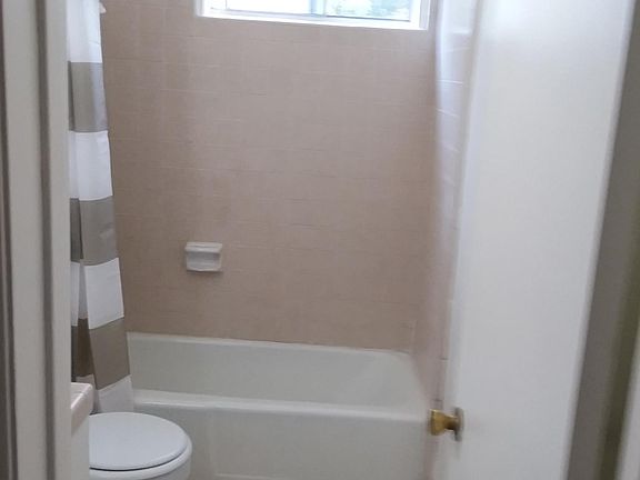 5th image of 11216 Hortense St #5