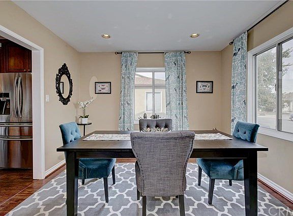 Bright and light Large Dining room