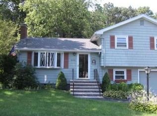 14 Cormier Rd, Burlington, MA 01803