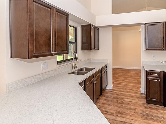 5th image of 2605 Birchwood Ave