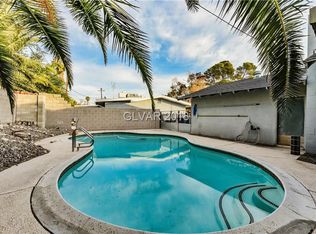 2004 Las Flores St, Las Vegas, NV 89102