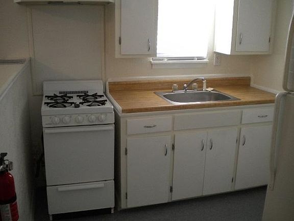 4th image of 205 Dewald St #A