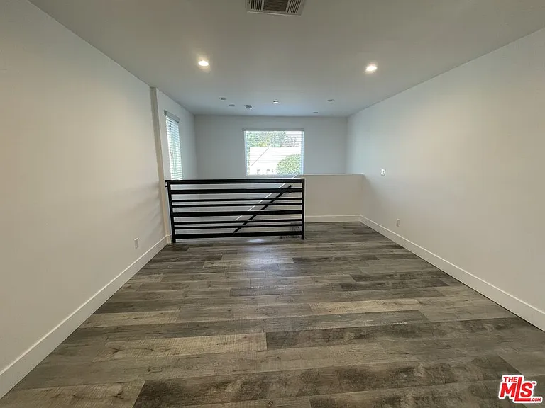 6226 Lexington Ave — Photo 4