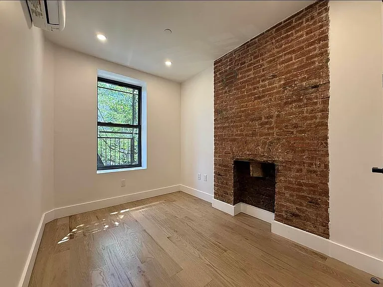 2324 Bedford Ave #2D — Photo 9