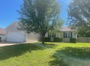 2031 Redbird Dr, Webb City, MO 64870
