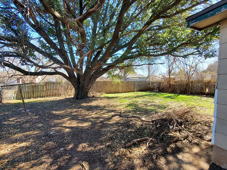 922 SW 37th St — Photo 16