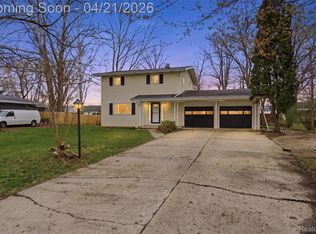 4450 Westway Dr, Swartz Creek, MI 48473