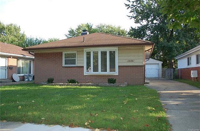 1st image of 1236 E Dallas Ave