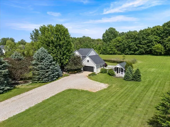 5685 Mottland Ct, Oxford, MI 48371