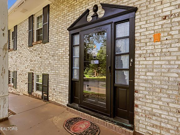 2nd image of 1812 E Alpine Dr