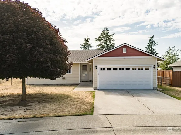 813 NW Quarterdeck Loop, Oak Harbor, WA 98277