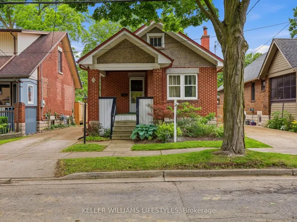 15 Lyndhurst Pl, London, ON N6C 4H7