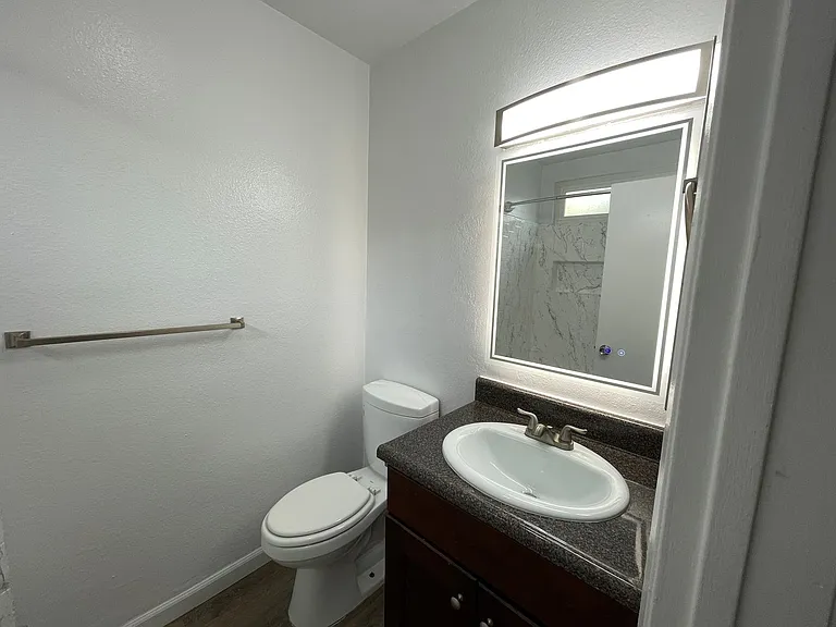 6736 Cleon Ave — Photo 17