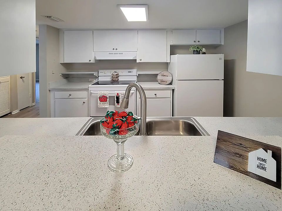 1st image of 4150 78th Ave N APT 105
