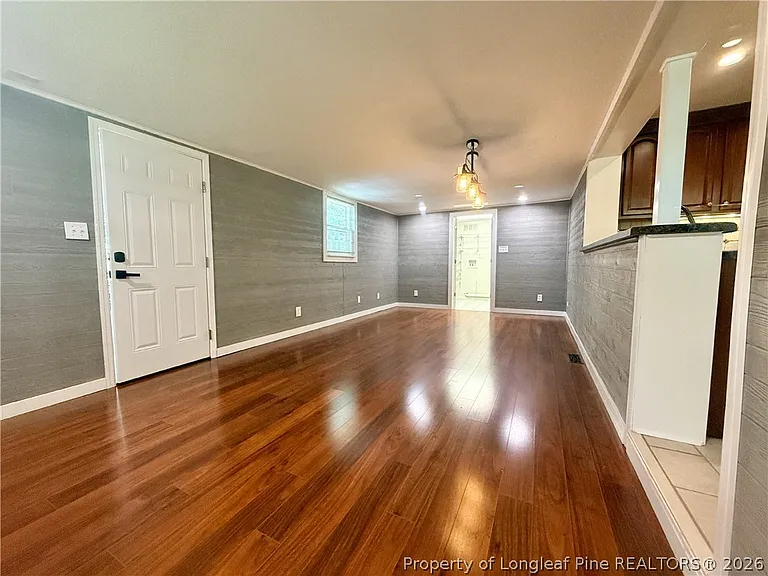 1914 Cherokee Dr — Photo 7