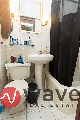 Rented by Wave Real Estate Group | media 25