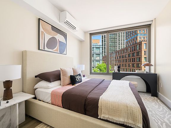 2nd image of 65 Dupont St #815