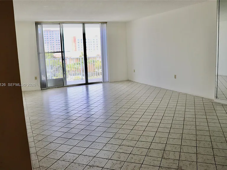 2801 NE 183rd St #405W — Photo 12