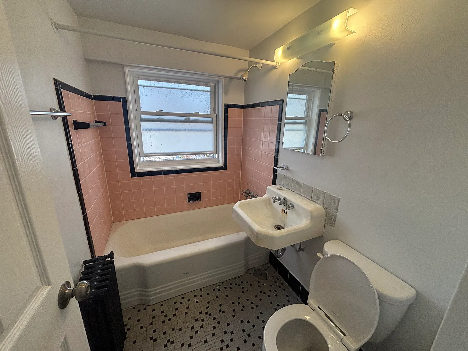 1 bed, 700 sqft, $1,545 — Photo 3