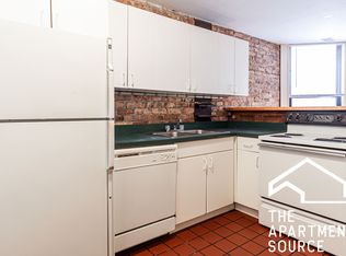 604 W Surf St APT 3, Chicago, IL 60657