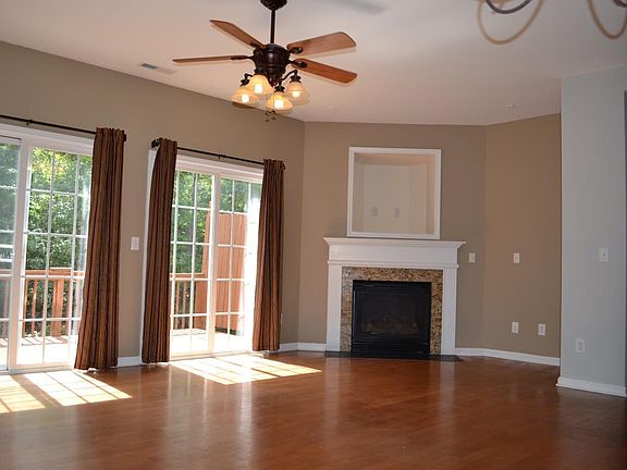 Living Room ( 2nd Floor )