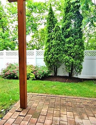 5th image of 55 Underhill Dr