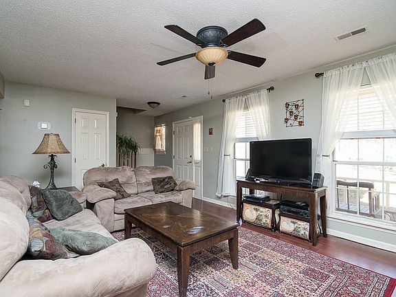 4th image of 7108 Markway Dr