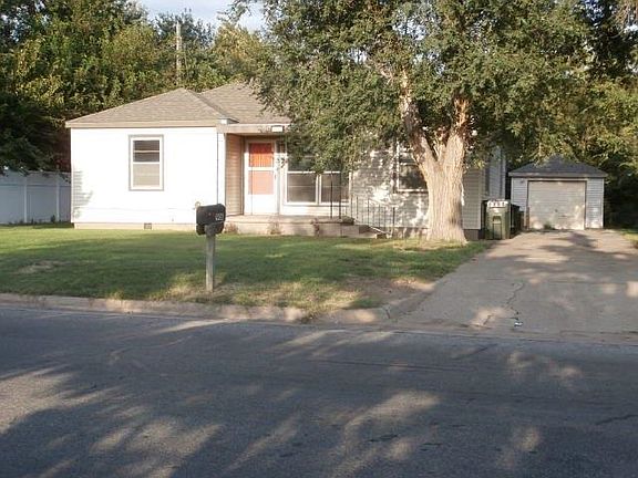 2nd image of 1906 Avenue A