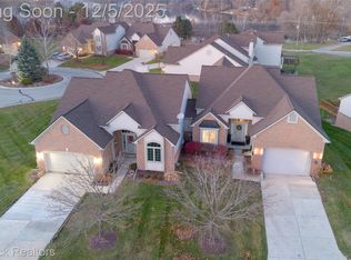6157 Lochmore Dr, Commerce Twp, MI