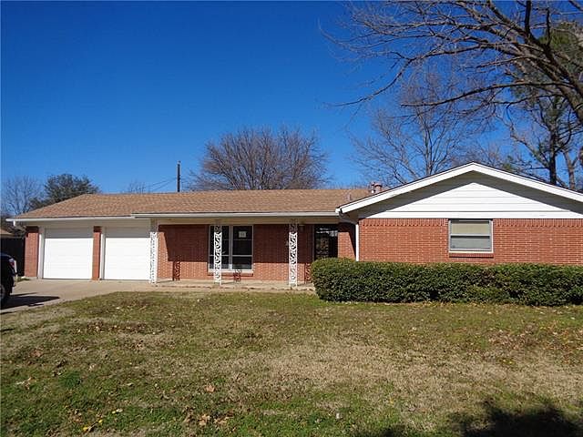 1st image of 2403 SE 11th St