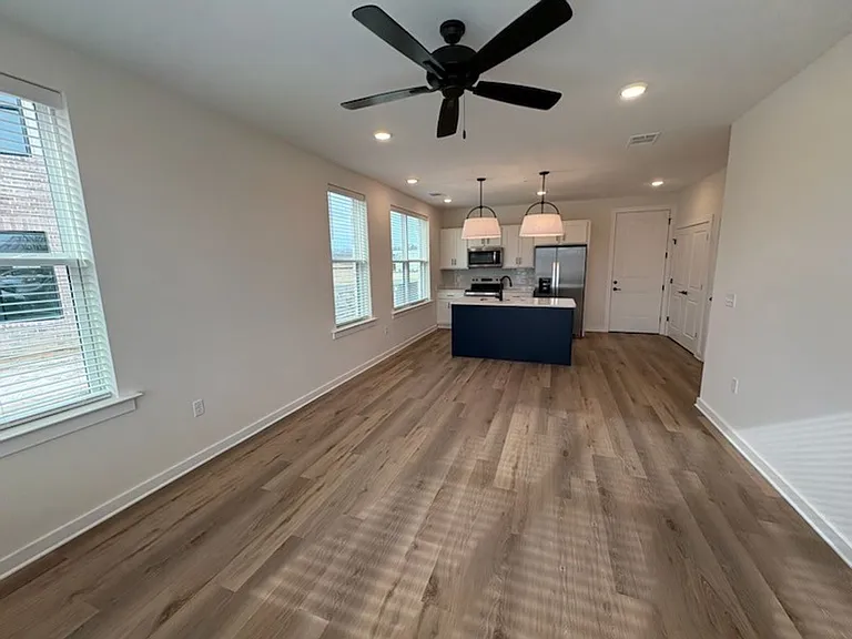 865 Bolivar Dr — Photo 14