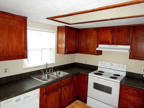 3rd image of 5163 Tennis Court Cir