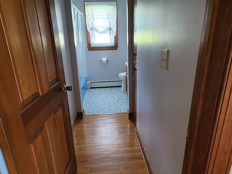 1st image of 750 Givens Ln