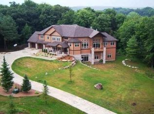 E11986 Steinke Rd, Baraboo, WI 53913