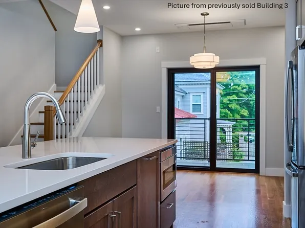 10 Hawley St #4B, Northampton, MA 01060