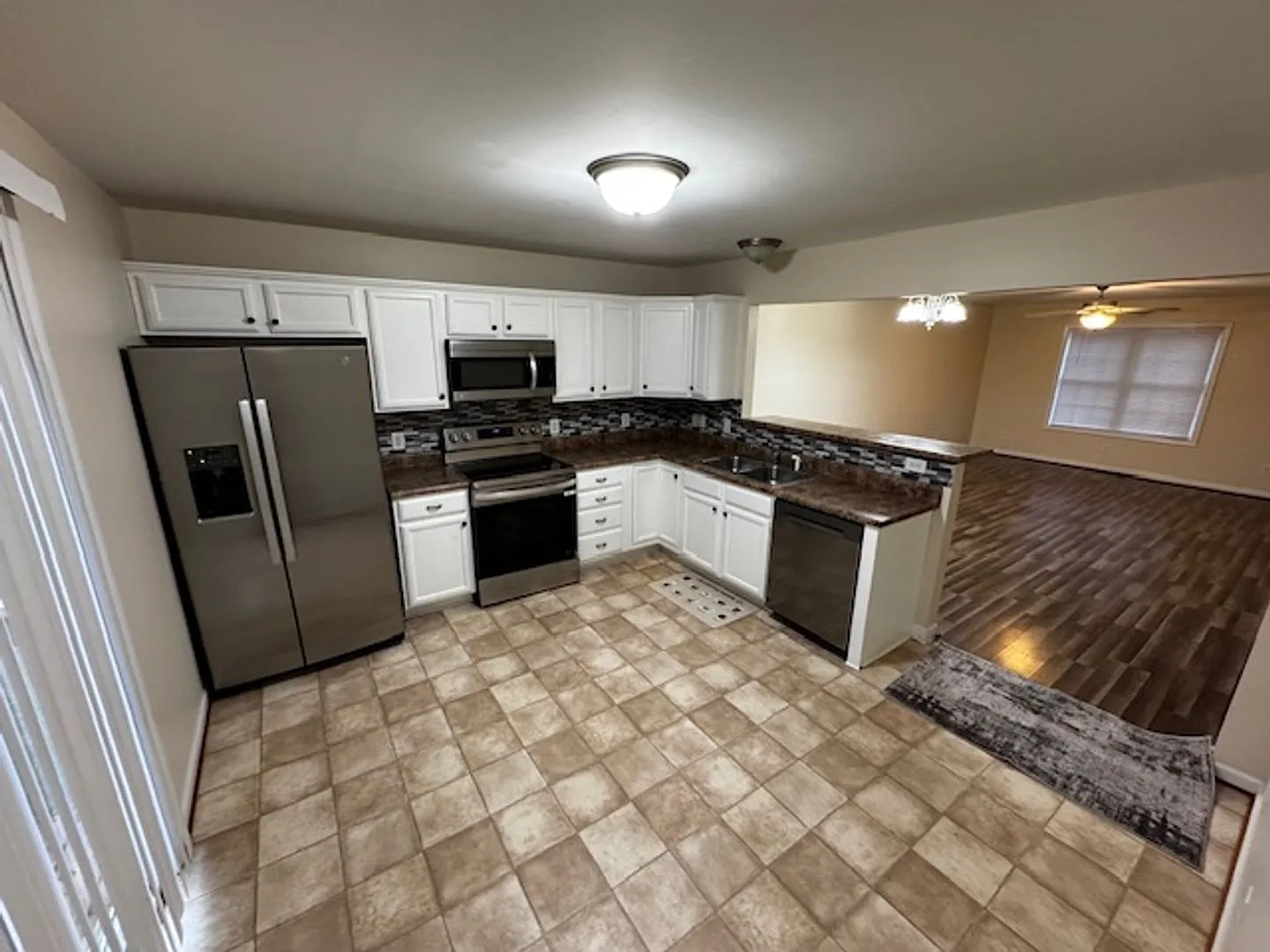 End Unit Townhome with Unfinished Basement — Photo 3
