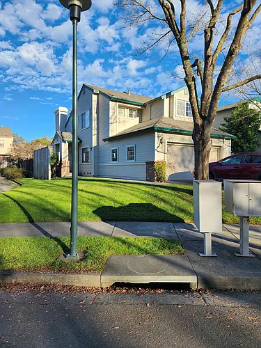 1005 Woodlake Dr Photo 1