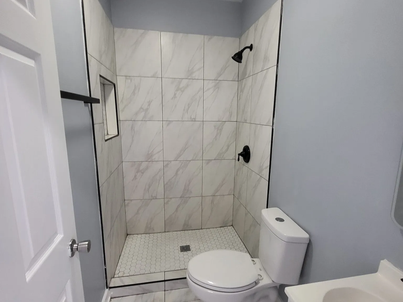 3 bed, 1200 sqft, $2,300 — Photo 4
