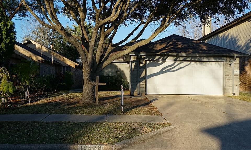 1st image of 19922 Sycamore Valley Dr