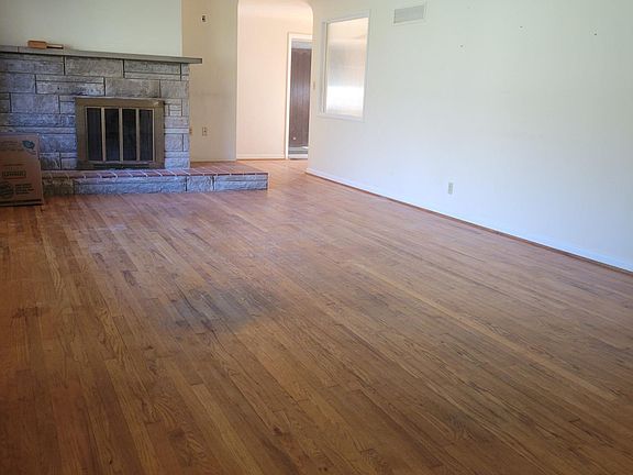 5th image of 1425 Clermontville Laurel Rd