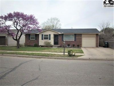 2433 N Brentwood St, Hutchinson, KS, 67502