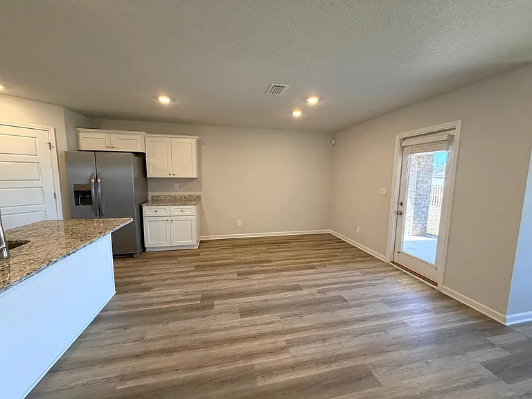 10394 Lowell St E — Photo 6