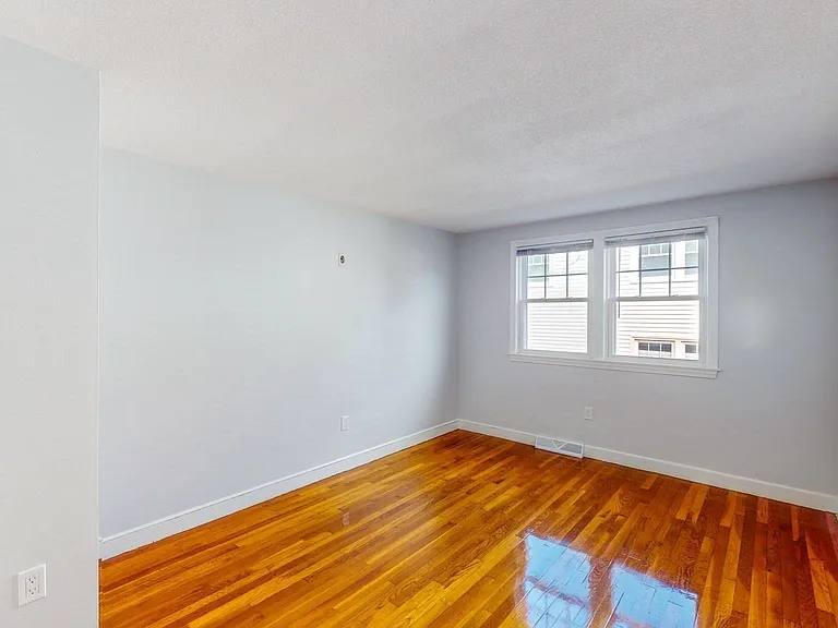17 King St #2 — Photo 11