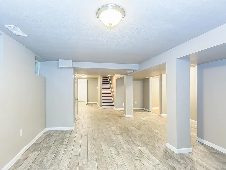 5800 N Belton Ave — Photo 27
