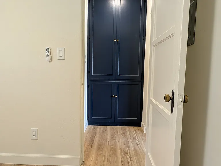 2216 E St — Photo 17