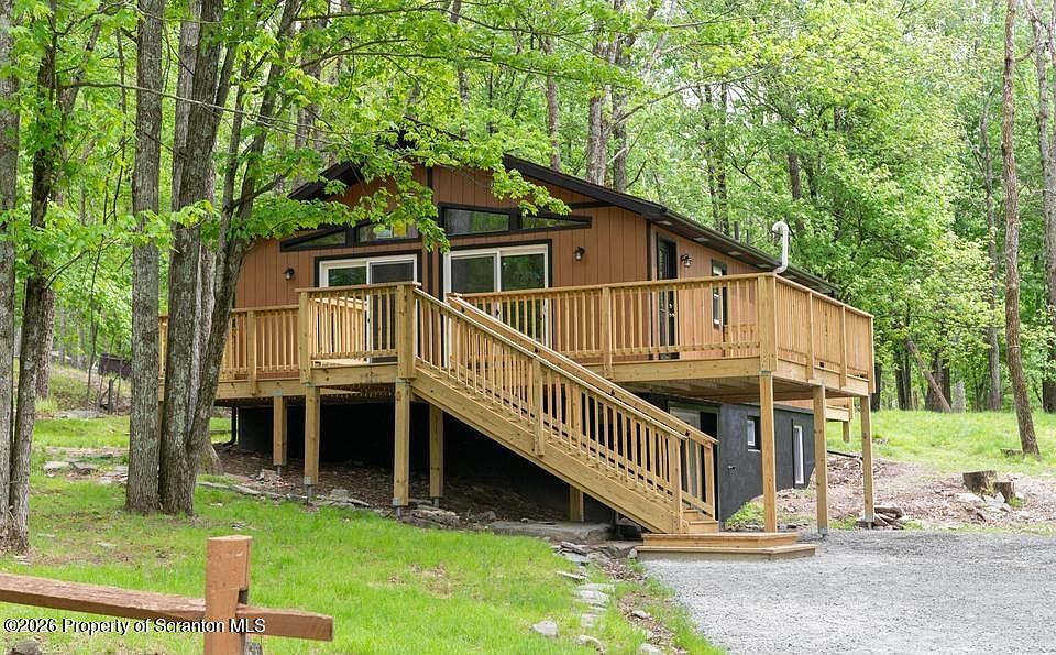 1st image of 124 Fawn Lake Dr